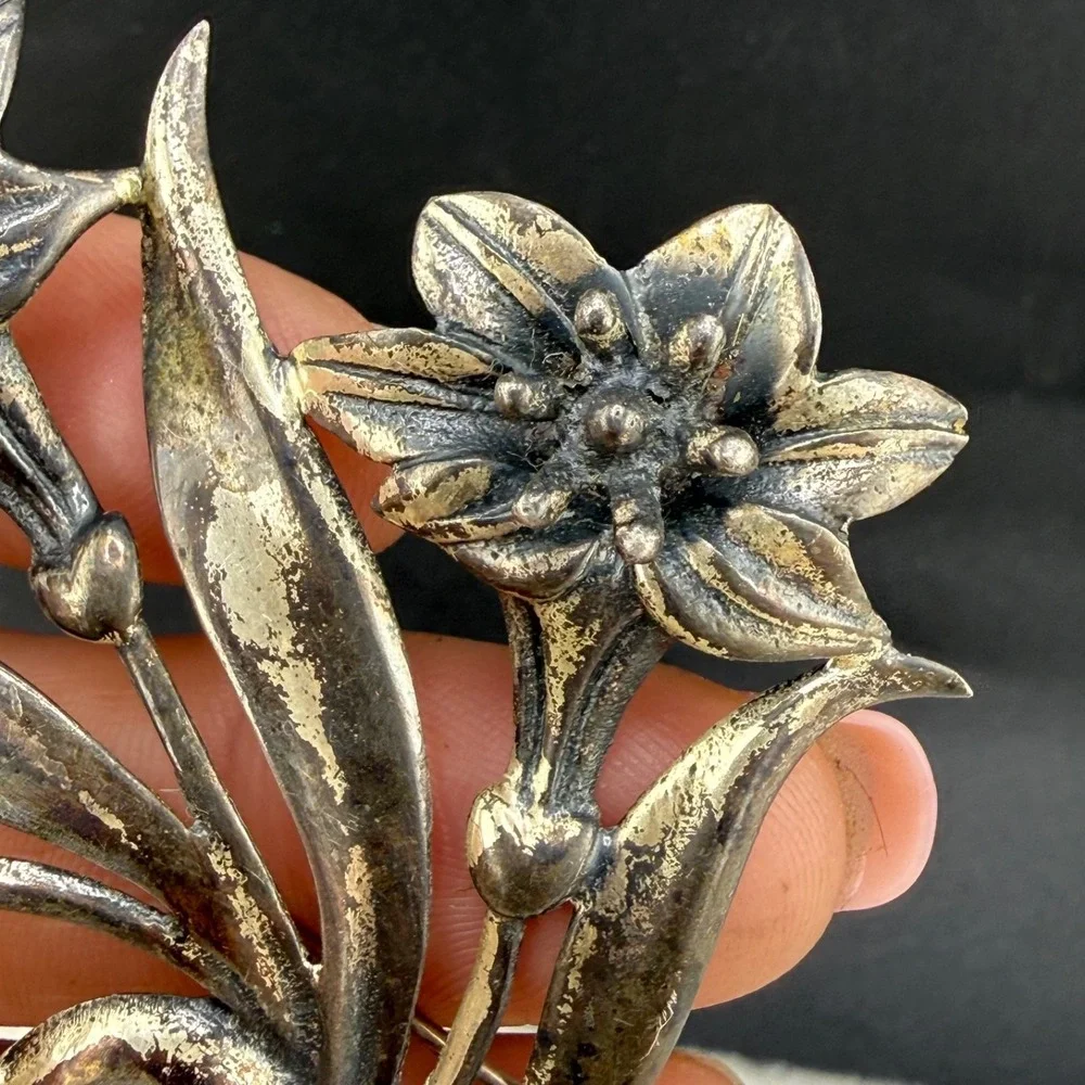 Vintage Pot Metal Flower Brooch Silver Tone